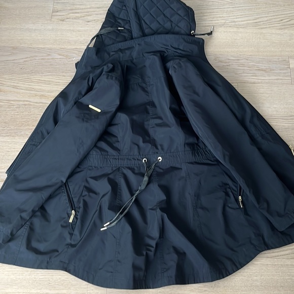 Laundry by Shelli Segal Hooded Cinch Zip Raincoat - Picture 3 of 3